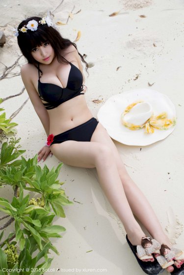 美女被虐脚
